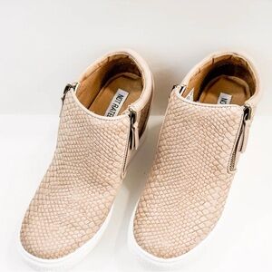 Rural Haze TIMMIBELLE WEDGE SNEAKER BOOT- Size 9.5